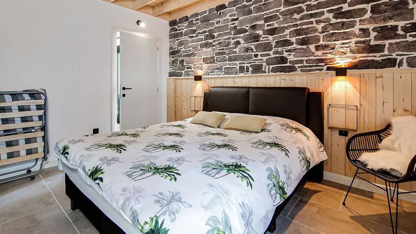 Location de vacances pour 5 personnes, avec terrasse et sauna ainsi que piscine et jardin, animaux acceptés à Érezée - 3