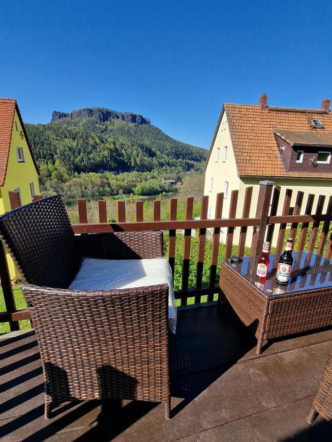 Ferienwohnung für 2 Personen, mit Terrasse und Ausblick sowie Garten - 1
