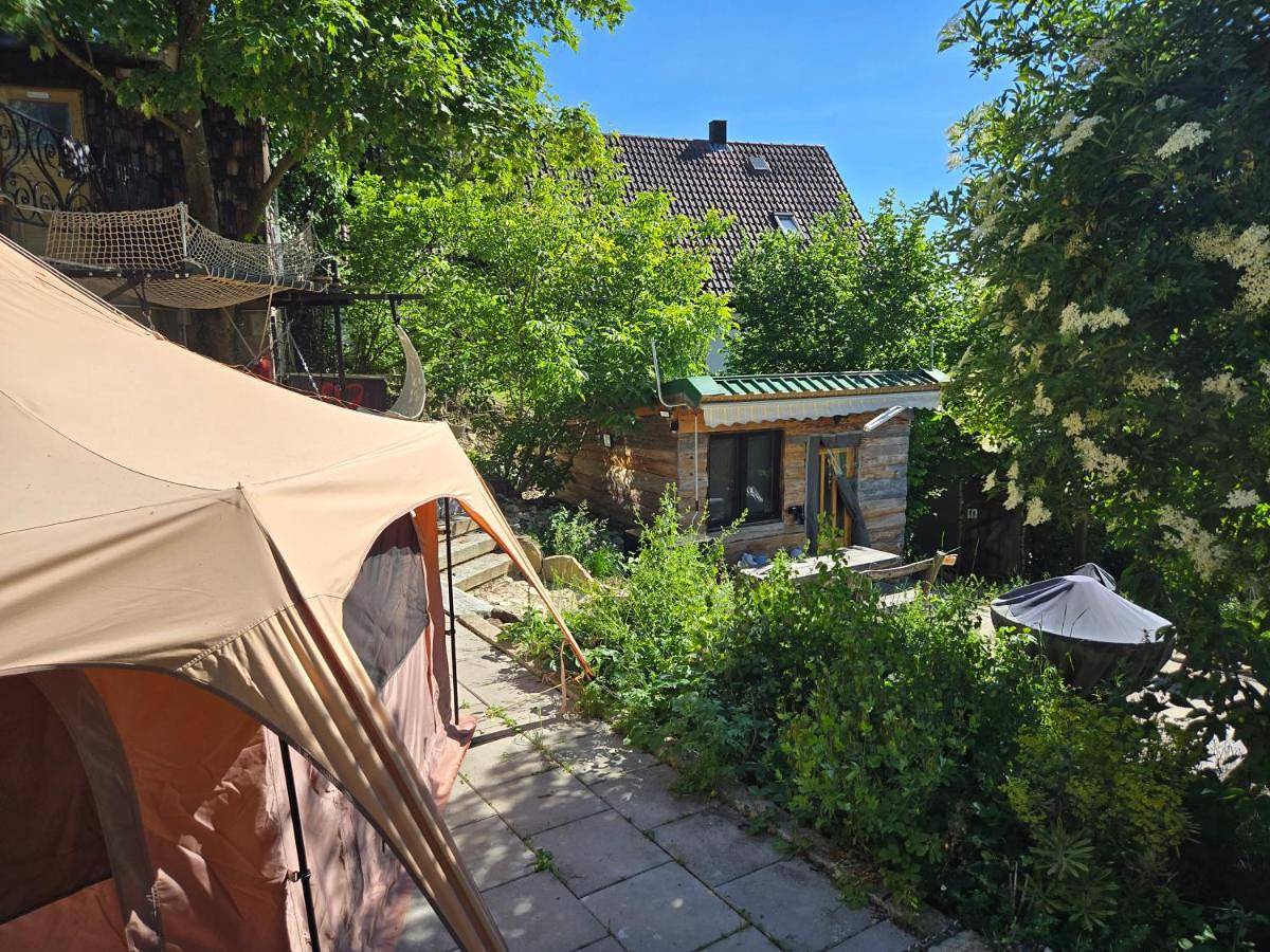 Ganze Wohnung, Henrys Cozy Tiny House - ruhig, Garten, Talblick, Natur in Würzburg, Fränkisches Weinland