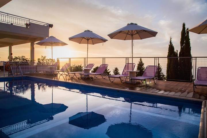 Διαμερίσματα διακοπών για 2 άτομα, με Μπαλκόνι και Ταράτσα καθώς και Κήπο και Πισίνα στην Εξάνθεια