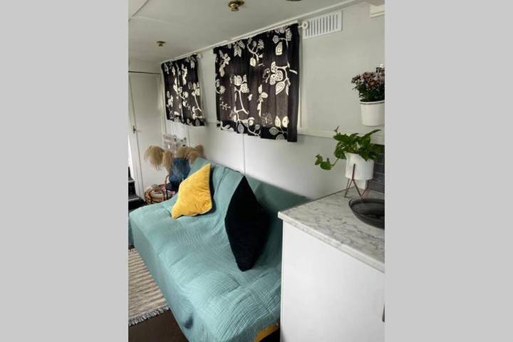 Bateau pour 2 personnes, avec terrasse, animaux acceptés dans Gare de Saint Pancras Eurostar - 4