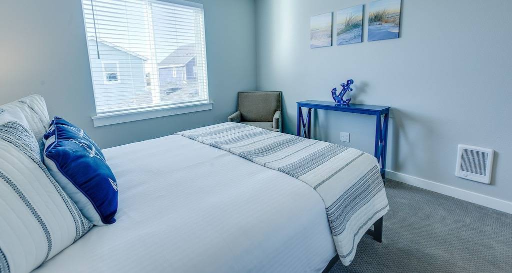 Sunset Beach Manor - Oyhut Bay Seaside Village in Ocean Shores, Grays Harbor County