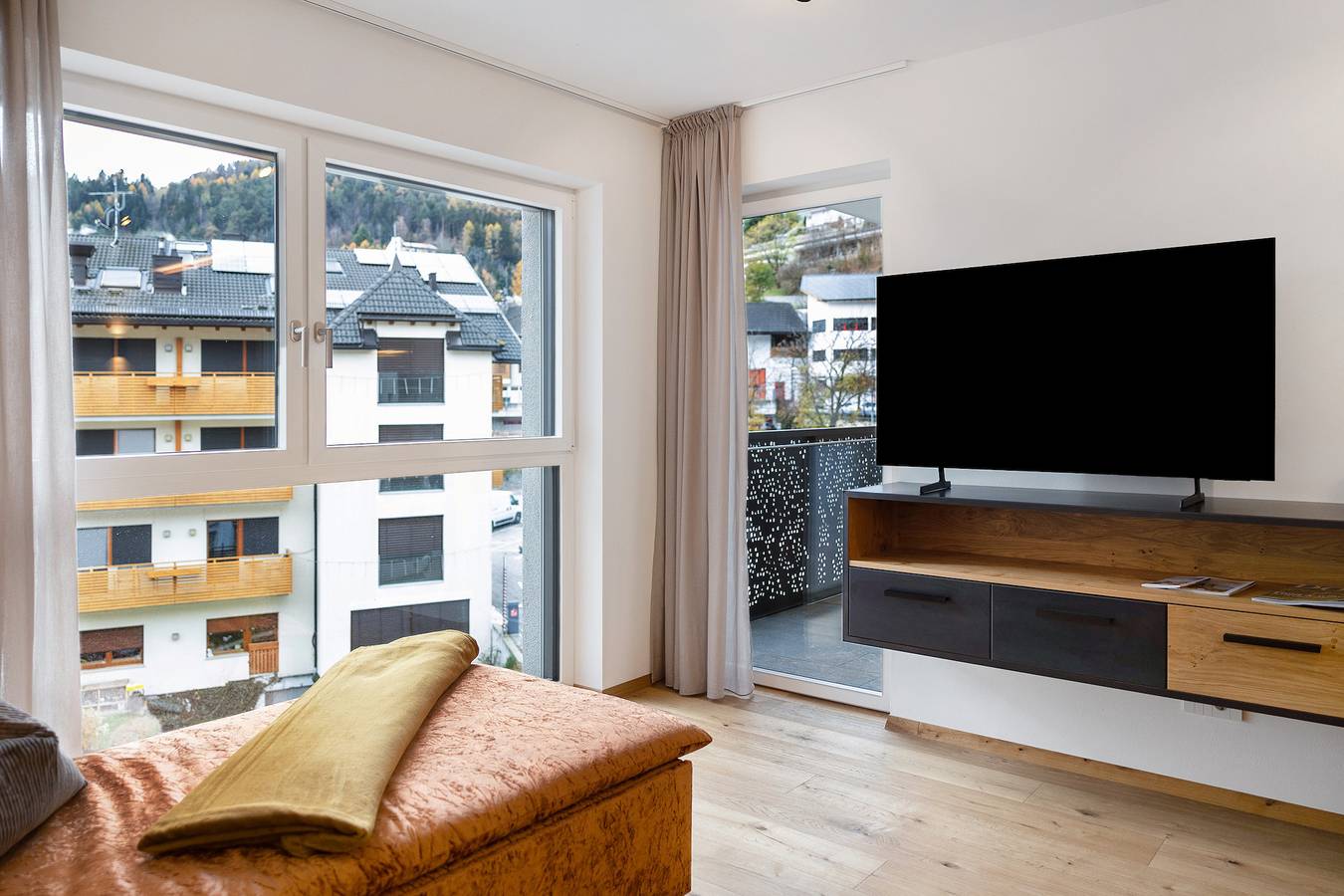 Ganze Wohnung, Ferienwohnung 'Paradeis Apartments A17' mit Bergblick, Balkon und Wi-Fi in Mühlbach, Dolomiti Superski