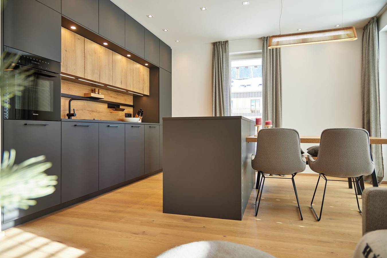 Ganze Wohnung, Hüttenzauber - Moderne Erdgeschosswohnung in zentraler Lage in Garmisch-Partenkirchen, Bayerische Alpen
