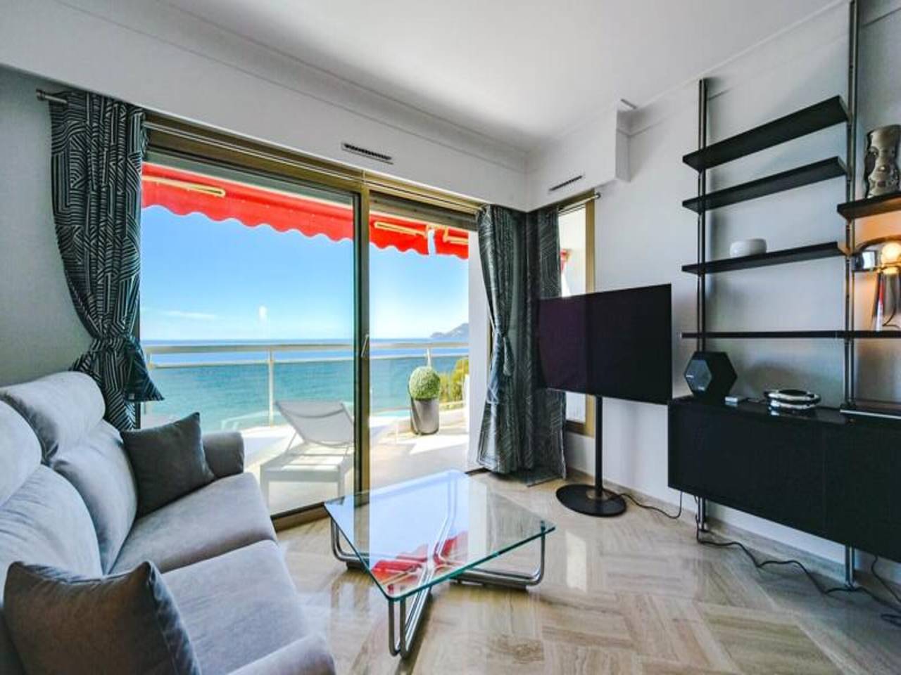 Appartement entier, Appartement à Cannes avec vue imprenable sur la mer in Cannes La Bocca, Cannes