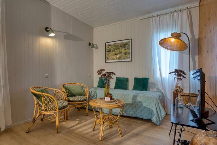 Maison de vacances pour 4 personnes, avec piscine ainsi que vue et jardin, animaux acceptés