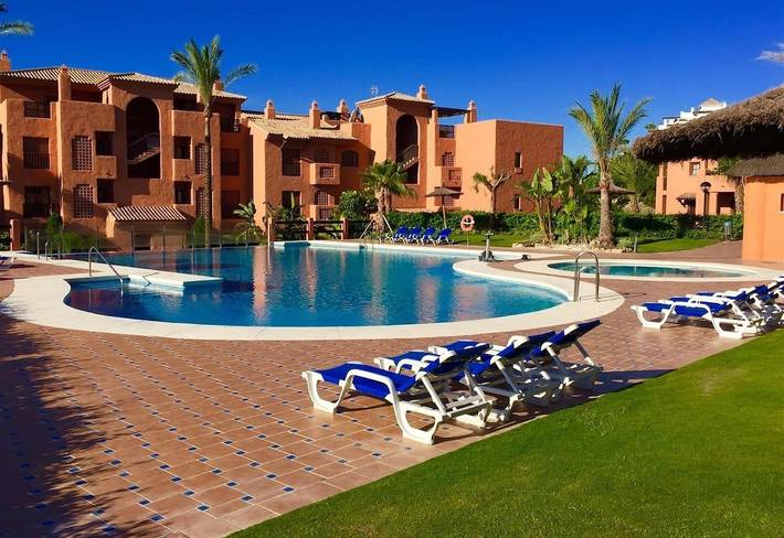 '3 Bedroom Penthouse with Views' with Sea View, Mountain View, Wi-Fi, A/C, Pool, Jacuzzi & Terrace in Paraiso Park, Benahavís