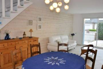 Gîte pour 4 personnes, avec jardin dans Plage De La Greve Des Cures Tregastel