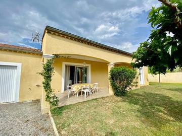 Cottage pour 6 personnes, avec terrasse et jardin à Vogüé