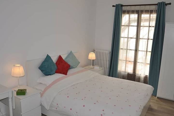 Chalet para 2 personas, con balcón además de piscina y jardín - 1