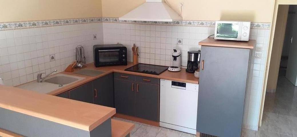 Location de vacances pour 5 personnes, avec Terrasse et Jardin à Champagné-le-Sec - 2