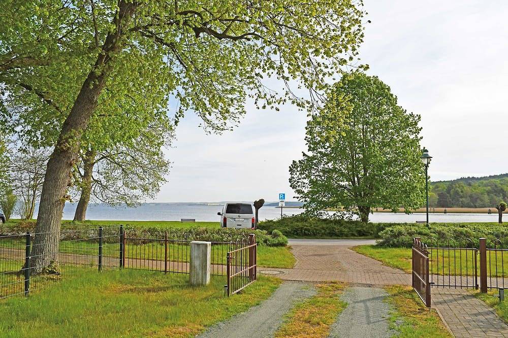 Ganze Wohnung, Ferienwohnung mit Sitzecke im Garten am Bodden in Ralswiek - Ferienwohnung mit in Ralswiek, Bergen auf Rügen und Umgebung