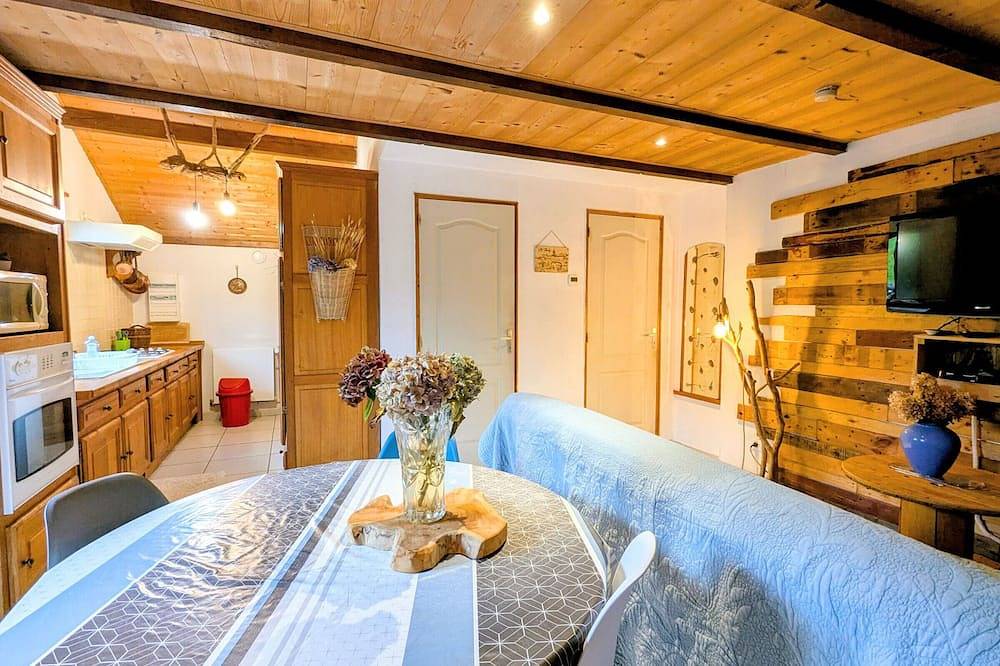 Ganze Wohnung, Gemütliche Ferienwohnung nahe den Cascades de Tendon mit Terrasse, privatem Parkplatz und Wlan in Le Tholy, Épinal und Umgebung
