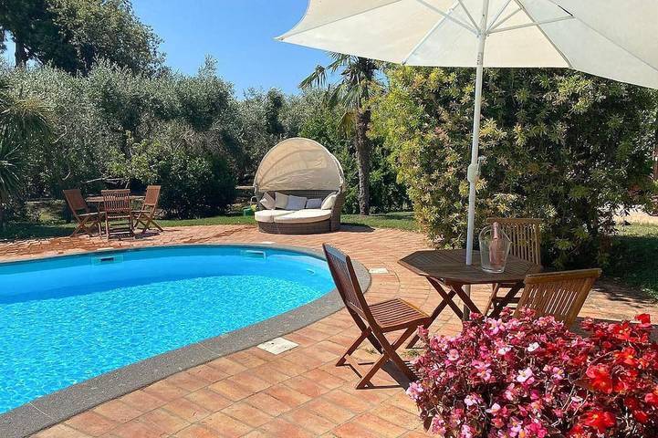 Holiday home for 14 people, with pets - 1