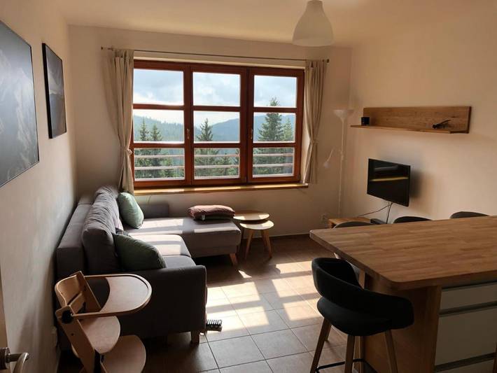Ferienwohnung für 9 Personen, mit Balkon und Whirlpool sowie Terrasse und Garten