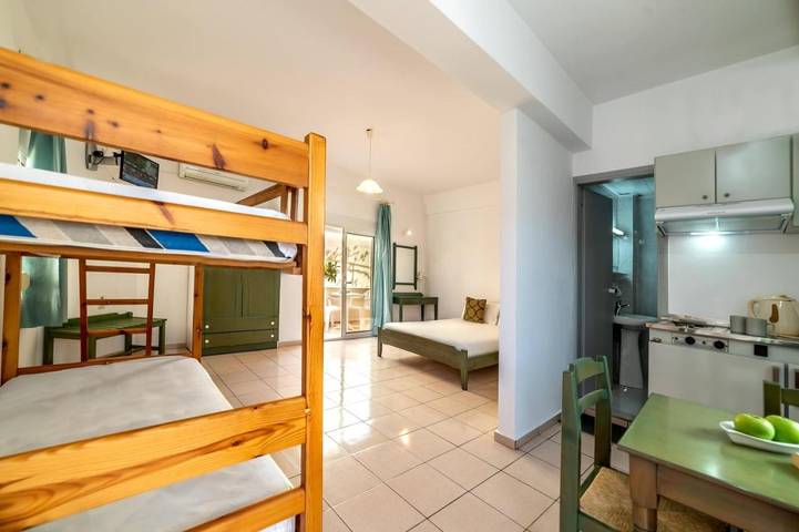 Location de vacances pour 2 personnes, avec terrasse dans Kalyves - 3