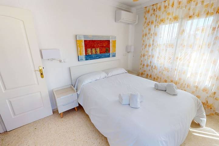 Chalet für 7 Personen, mit Terrasse und Garten sowie Pool in Oliva - 3