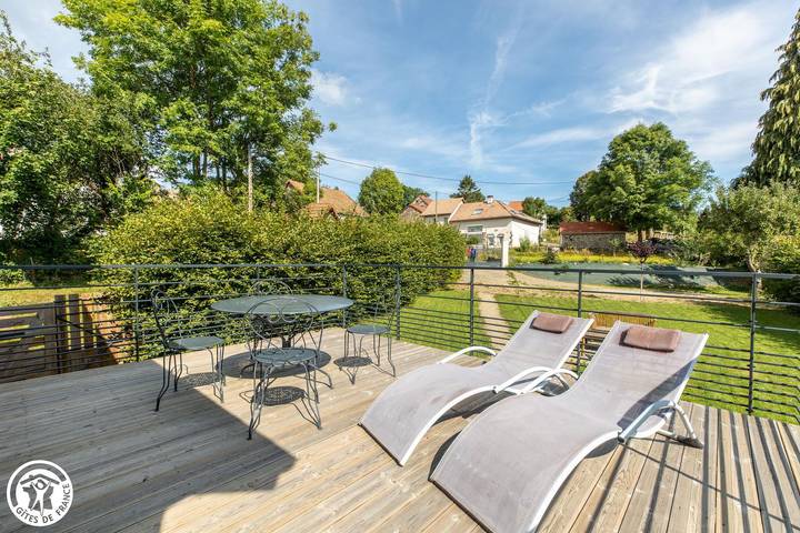 Gîte pour 4 personnes, avec jardin à Saint-Ours