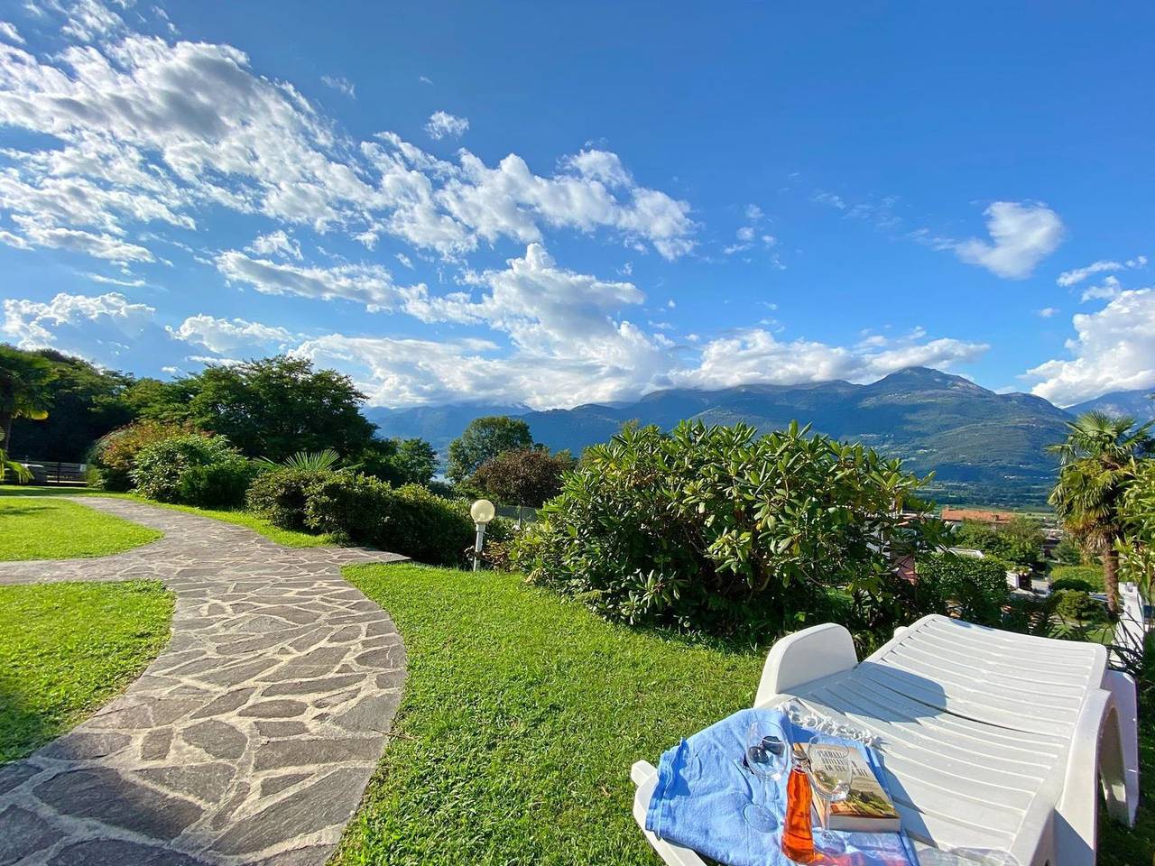 Appartement entier, Appartement de vacances pour 4 personnes avec bassin pour enfant in Colico, Alpes orobiennes occidentales