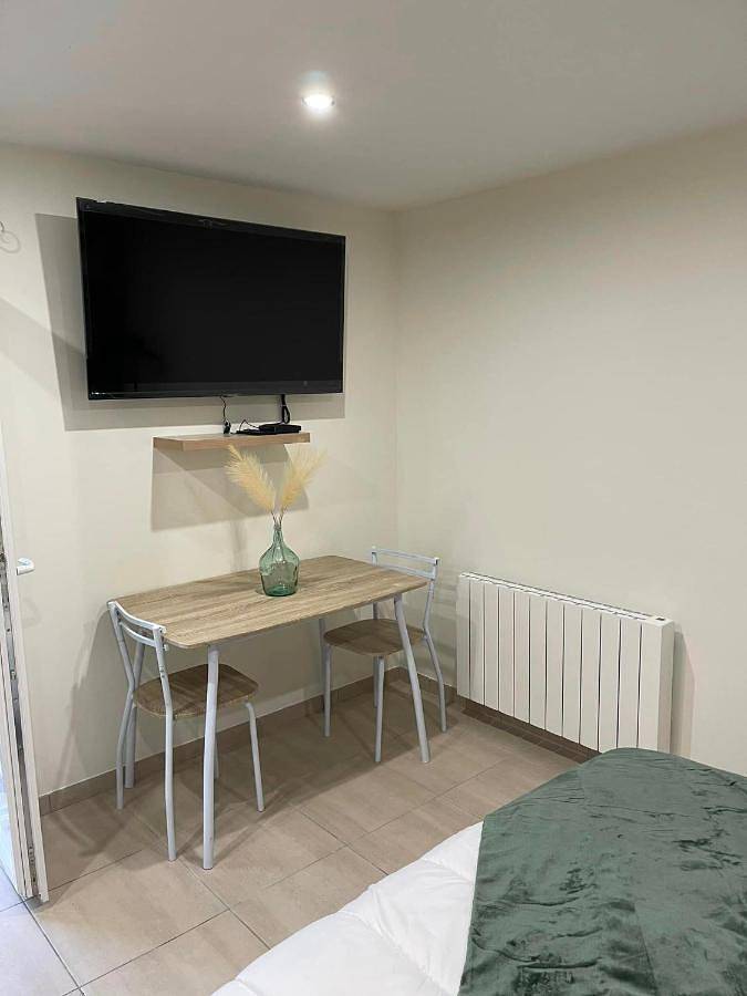 Gîte pour 3 personnes, avec vue et jardin, animaux acceptés dans Bonneuil-les-Eaux - 2