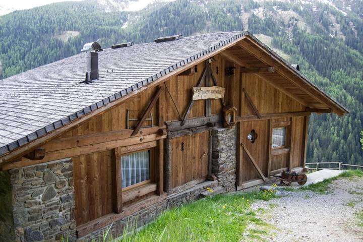 Ferienwohnung für 6 Personen, mit Terrasse und Garten sowie Ausblick in Rabbi