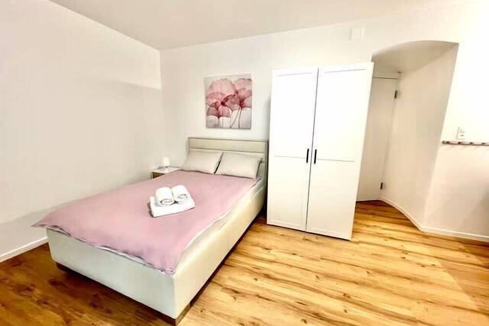 Entire apartment, Heart of Zurich Modern Studio (Hg7) in Zurich, Zurich district