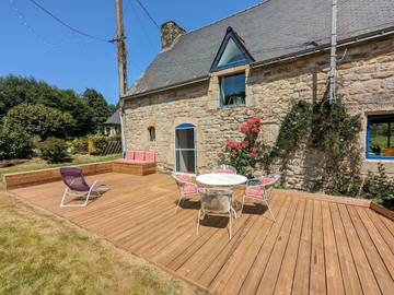 Gîte pour 4 personnes, avec jardin et terrasse à Pluvigner