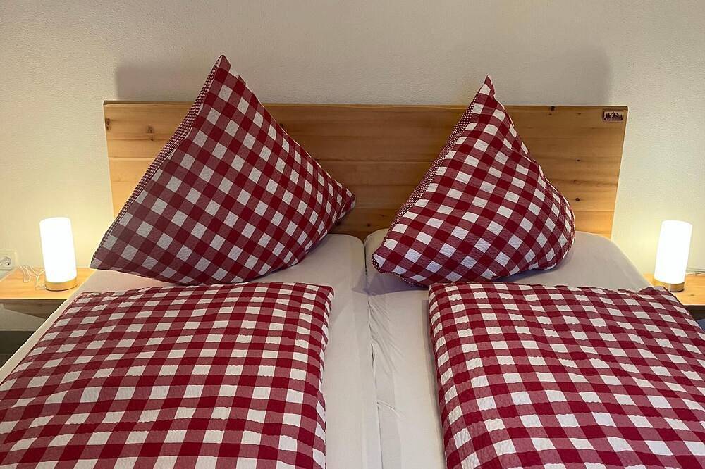 Ganze Wohnung, Schöne Ferienwohnung (76qm) im Eg mit Kaminofen in Kollnburg, Ostbayern