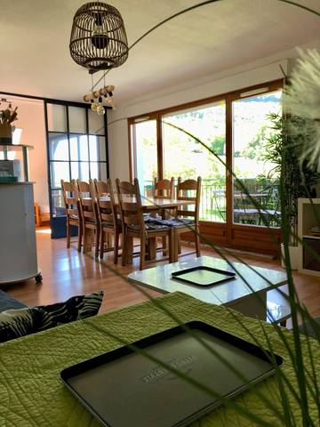 Cottage pour 6 personnes, avec balcon, adapté aux familles à Giez