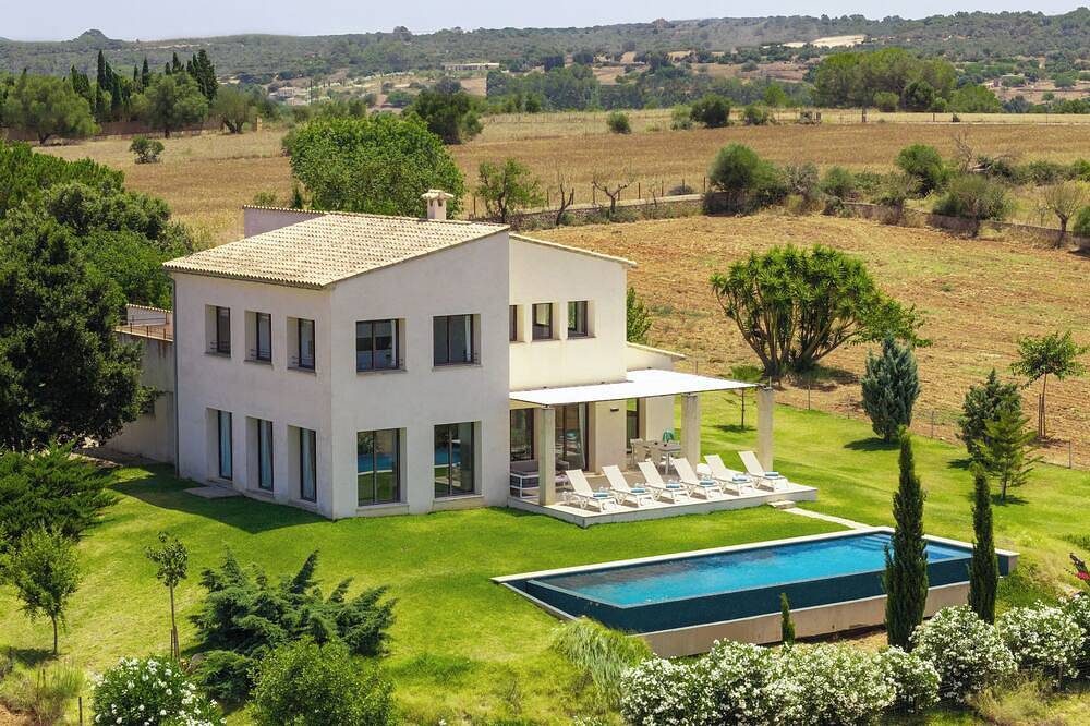 Casa vacanza a Ariany a partire da 454€ a notte