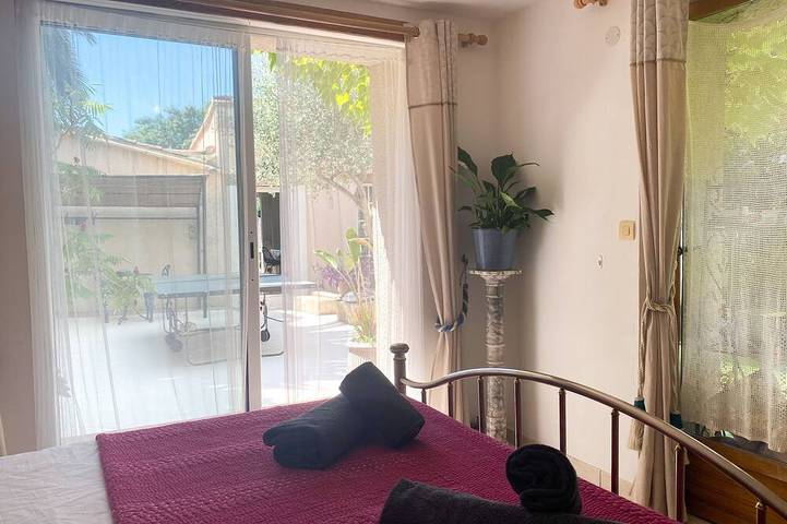 Location de vacances pour 11 personnes, avec jardin à Tourbes - 2