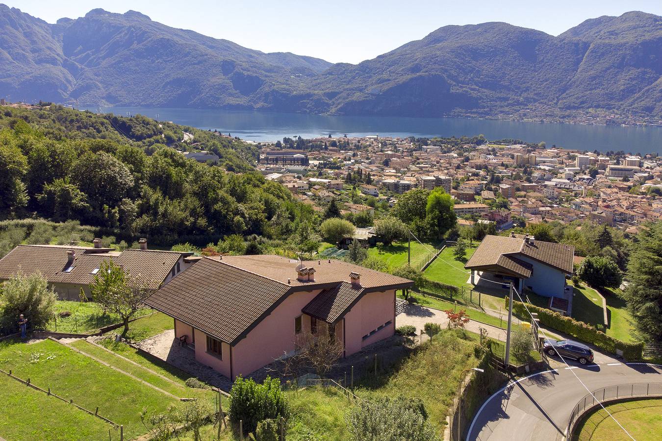 Casa Virginia in Rongio, Mandello del Lario
