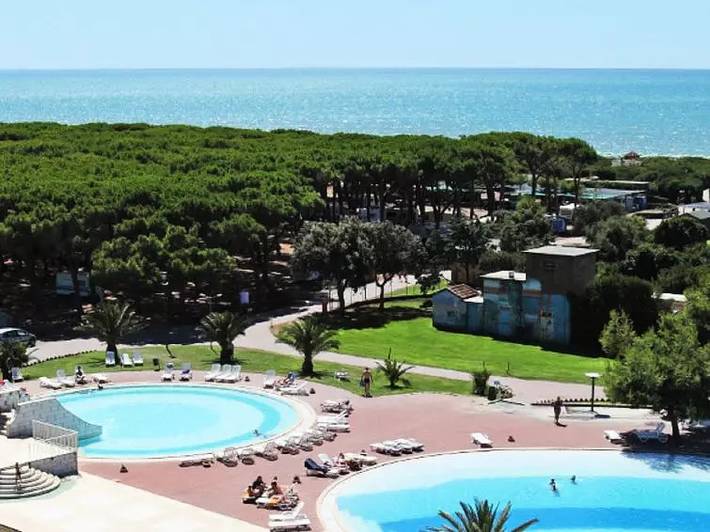 Villa pour 5 personnes, avec terrasse et piscine - 1