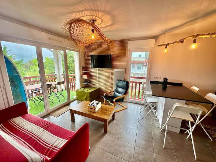 Appartement de vacances pour 5 personnes, avec vue ainsi que piscine et balcon