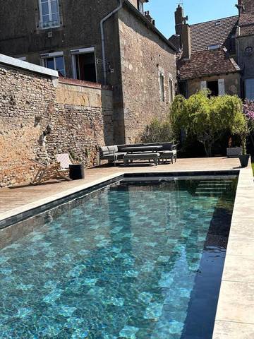 Gîte pour 4 personnes, avec piscine et jardin à Langres