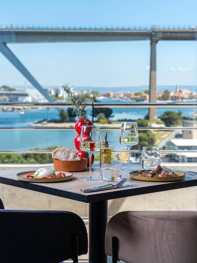 Golden Tulip Hotel & Rooftop Martigues Provence in Martigues, Côte méditerranéenne (France)