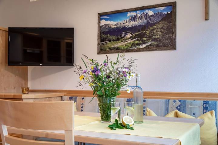 Entire apartment, Bergblick - Apartment Fichte with Mountain View in San Valentino (Funes), Villnöß
