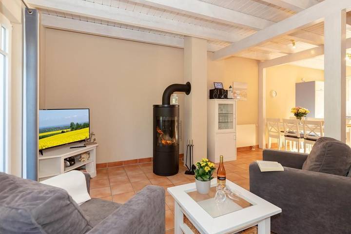 Ferienhaus für 6 Personen, mit Terrasse und Garten in Nienhagen - 3