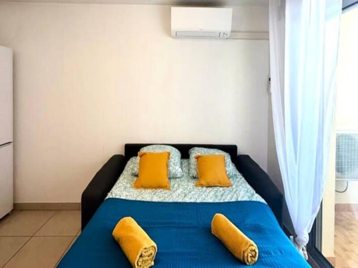 Gîte pour 4 personnes, avec balcon, adapté aux familles dans Le Brusc - 2