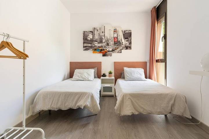 Location de vacances pour 10 personnes, avec balcon ainsi que piscine et jardin à Alella - 4