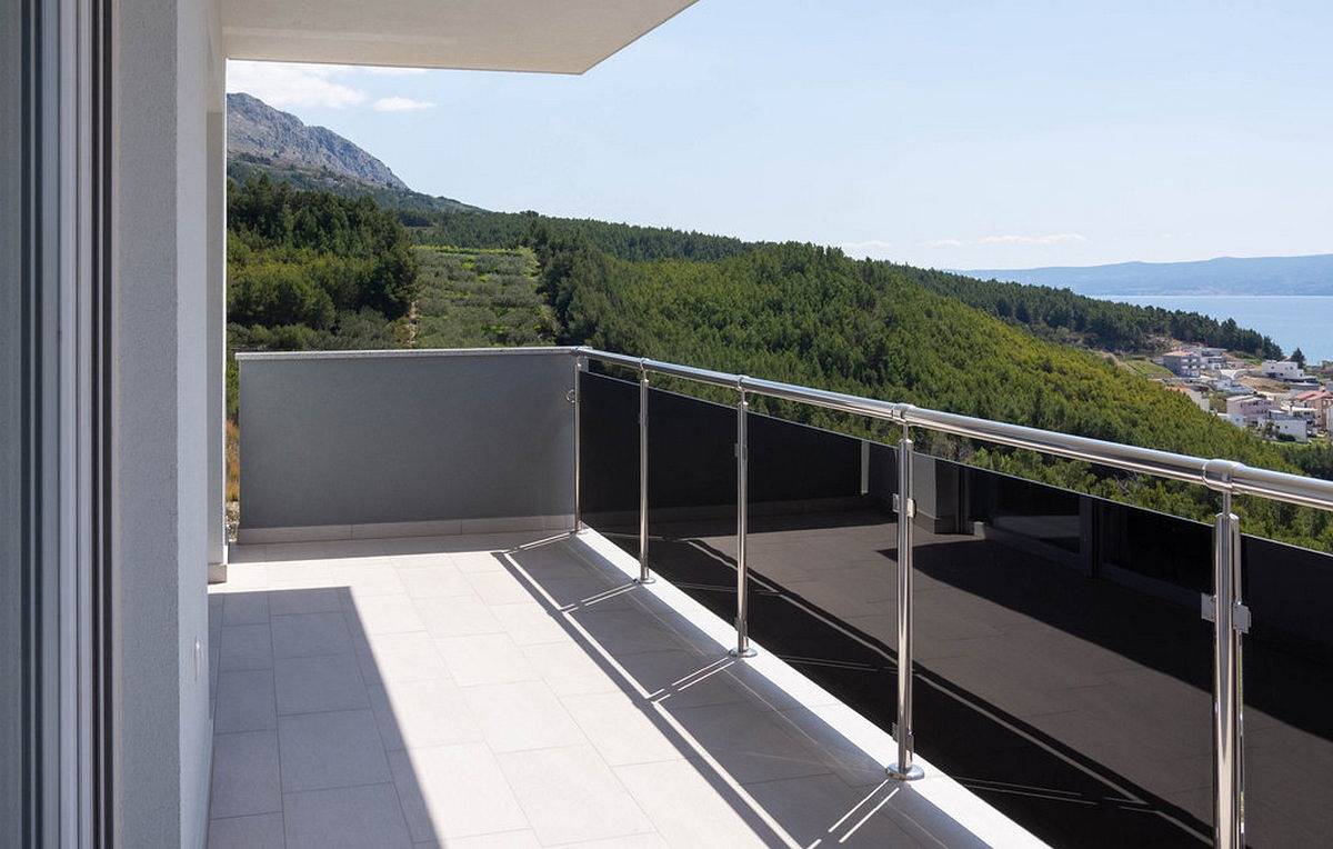 Ganze Wohnung, 3-Zimmer-Ferienwohnung mit Terrasse und Meerblick Podstrana, Split A-20835-a in Podstrana, Split-Dalmatien