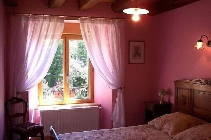 Gîte pour 8 personnes, avec jardin à Saint-Denis-en-Margeride - 2