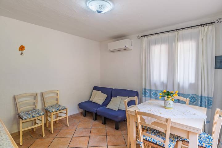 Villetta Mirto Pittulongu: Holiday Home with Wi-Fi and Air Conditioning in Pittulongu, Olbia