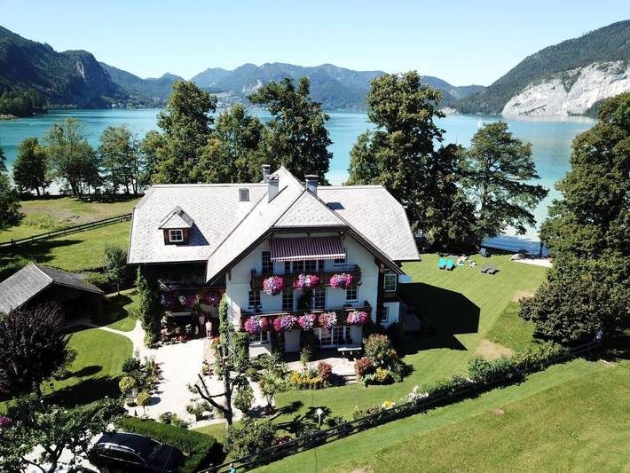 Ferienhaus für 4 Personen, mit Balkon und Terrasse sowie Garten und Seeblick in Sankt Gilgen