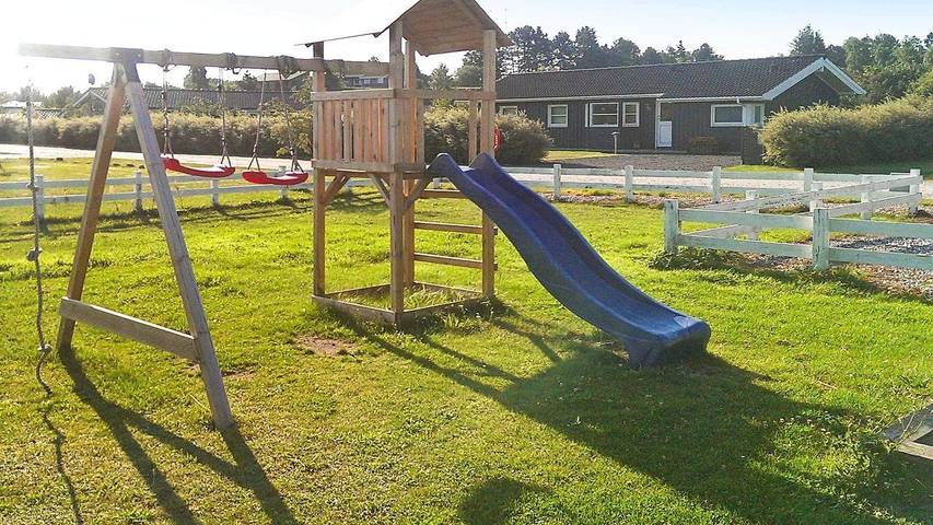 Ferienhaus für 15 Personen, mit Whirlpool und Terrasse sowie Sauna und Pool in Lyngsbæk Strand - 2