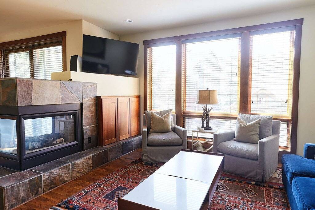 Ganze Wohnung, Ski-In / Ski-Out-Zugang bei Chondola / Lift 1 & Chair 10, tolle Lage und Aussicht mit kostenlosem Transport! in Mountain Village, Telluride Ski Resort