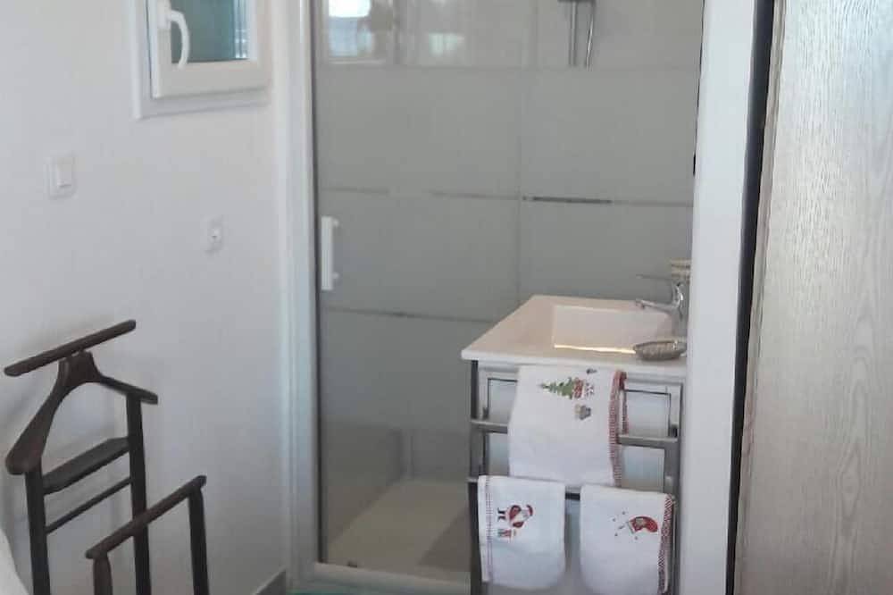 Apartamento entero, Apartamento con piscina y magníficas vistas en el sur de Francia. in Saint-Chamas, Istres region