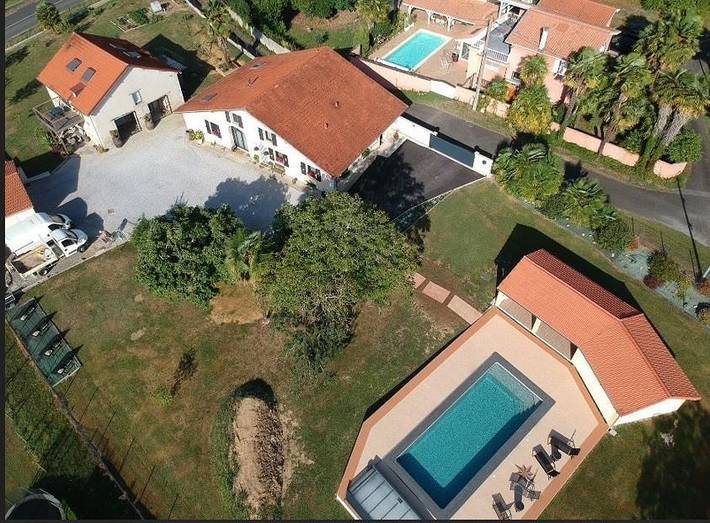 Chambre d’hôte pour 2 personnes, avec Terrasse ainsi que Jardin et Piscine dans les Landes