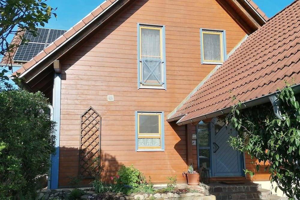 Ganze Wohnung, Gemütliches Ferienhaus mit Außenterrasse und Biogarten in Ebern, Landkreis Haßberge