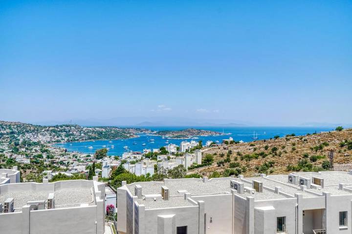 Hotel for 2 personer, med balkon og udsigt såvel som pool og have i Bodrum